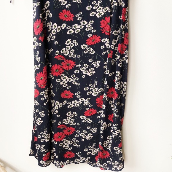 Madewell • Midi Dress in Hillside Daisies - Picture 7 of 8